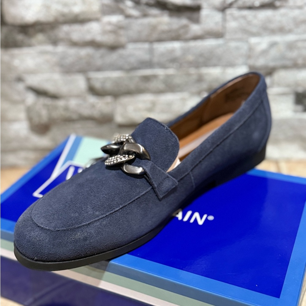 White Mountain Genuine Upper Leather Navy Casavas Loafers - Size Women’s 11 - Picture 2 of 14